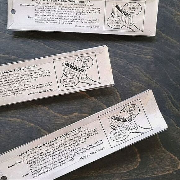 Lot of 3 | Vtg toothbrushes with long bristle bed - Picture 9 of 9